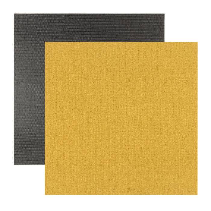 Zwei sich überlappende quadratische Schleifpapiere, eines schwarz und eines gelb, werden vor weißem Hintergrund gezeigt.