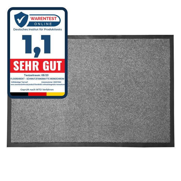 Roter Kunststoffrahmen mit mehreren Schlitzen, entwickelt zur sicheren Aufbewahrung von Gegenständen, aus einem leicht schrägen Blickwinkel betrachtet.