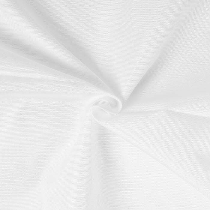 Weißer Stoff mit glatter Textur, mit einem subtilen Wirbelmuster in der Mitte, das ein Gefühl von Bewegung und Eleganz vermittelt.