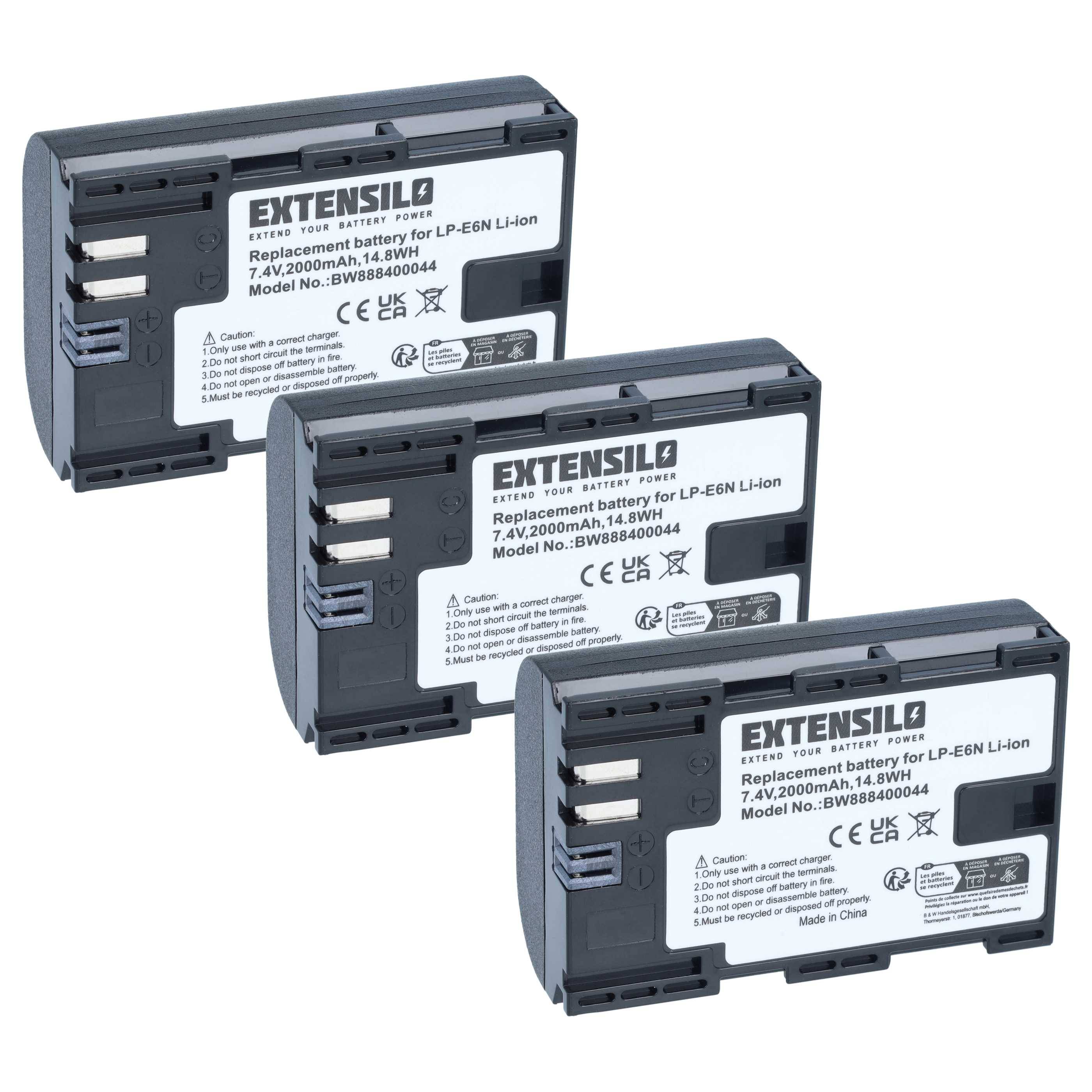 Drei EXTENSIL Ersatz-Lithium-Ionen-Kameras-Batterien übereinander auf weißem Hintergrund abgebildet.