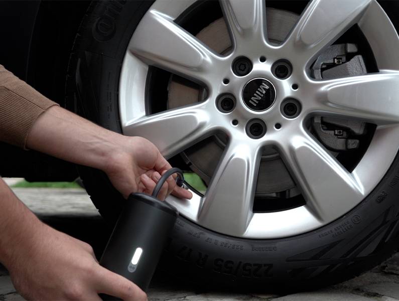 Coolado Akku-Kompressor Luftpumpe T-Pump Model X für Auto, Fahrräder, Motorrad usw.