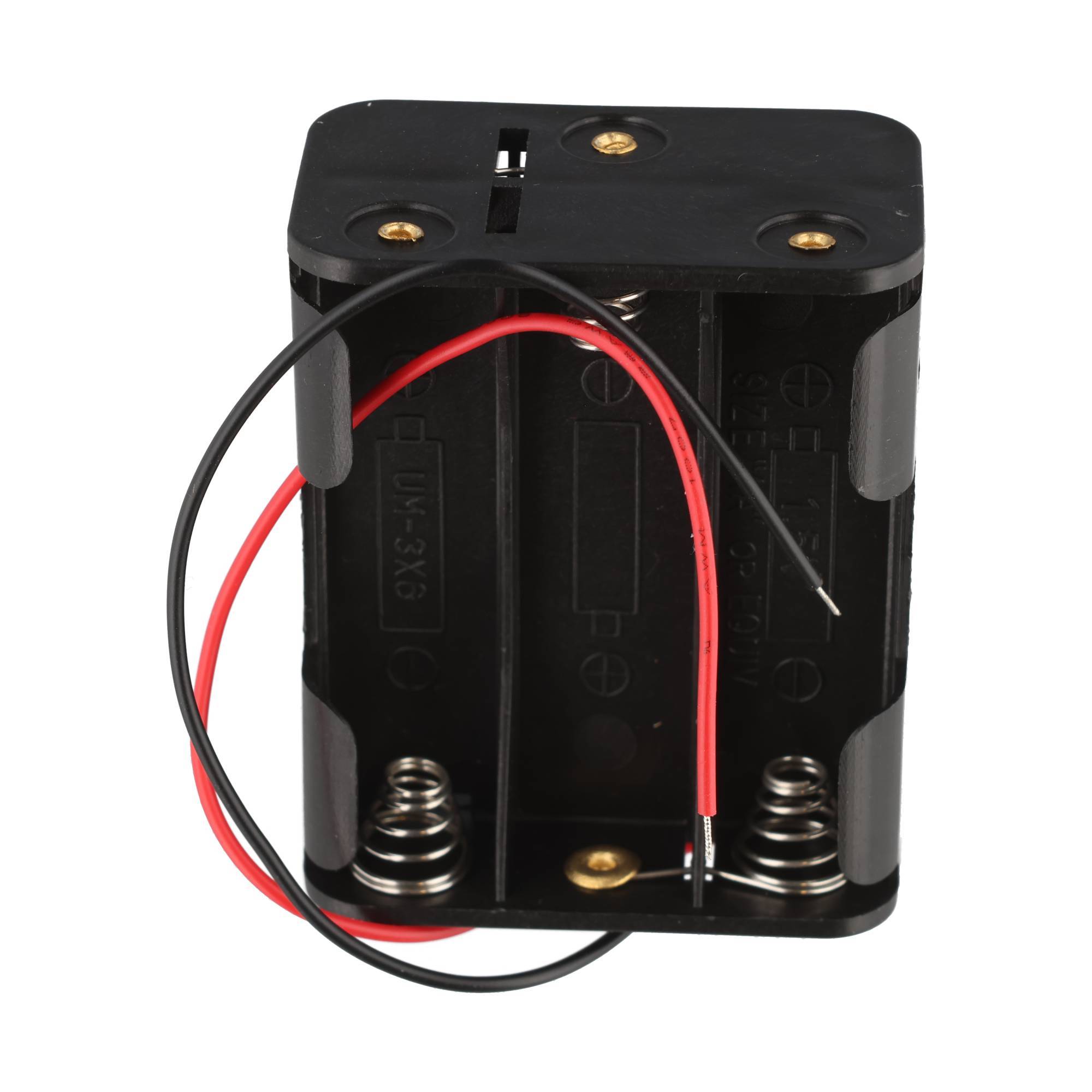 Leerer schwarzer 3-Platz-Batterieholter mit angebrachten roten und schwarzen Drähten, zeigt Federkontakte im Inneren.