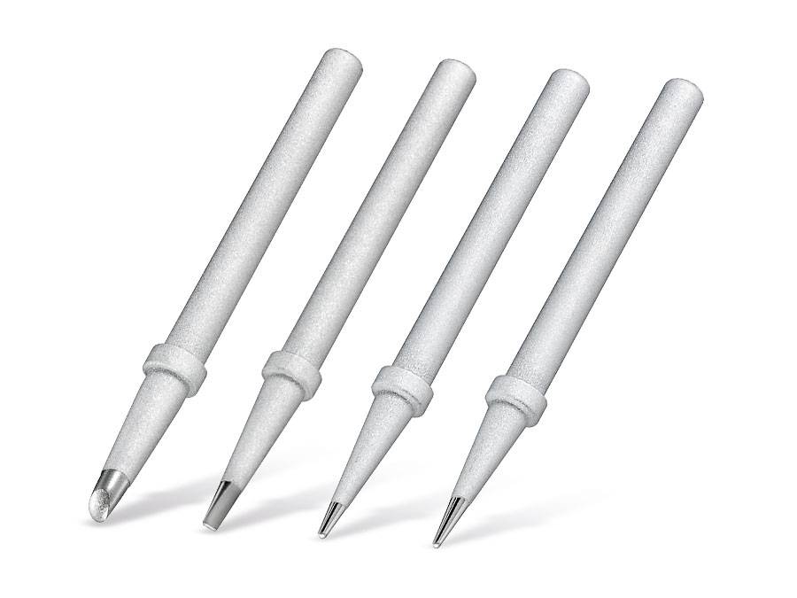 Vier weiße mechanische Bleistiftspitzen werden gezeigt, die jeweils unterschiedliche Grade der Schärfe und Gestaltung aufweisen und verschiedene Funktionalitäten hervorheben.