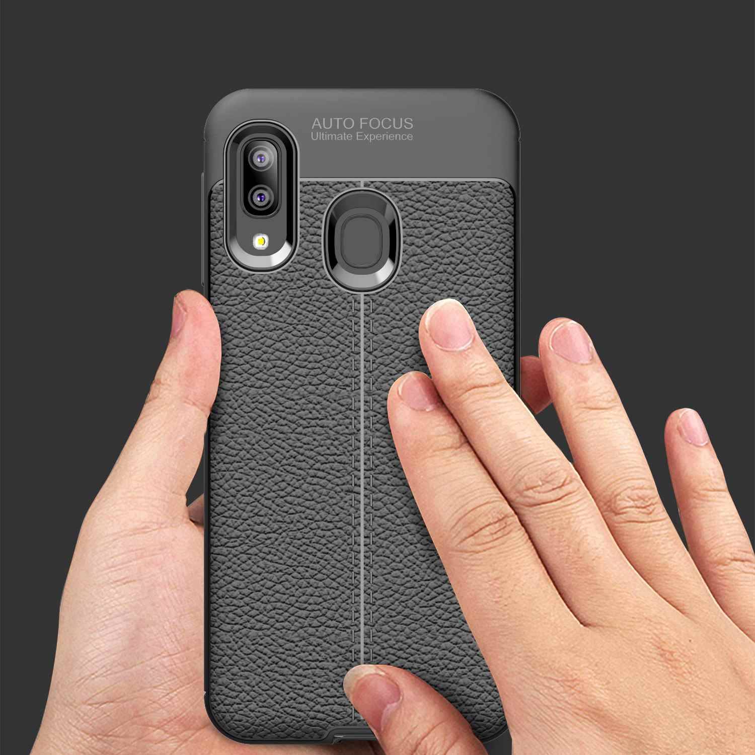Cadorabo Hülle für Samsung Galaxy A10e / A20e Schutzhülle in Schwarz Handyhülle TPU Etui Kunstleder-Applikation