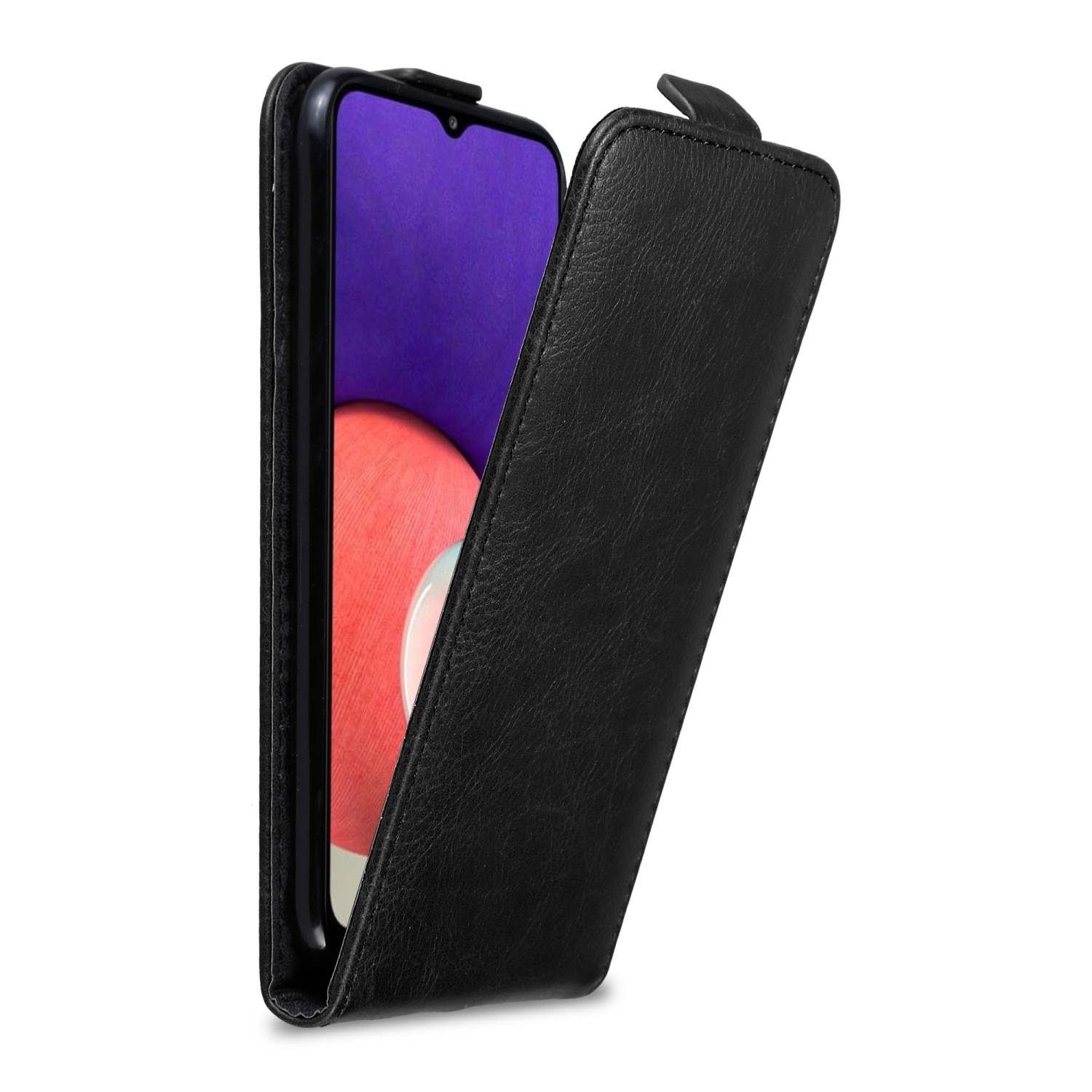 Cadorabo Hülle für Samsung Galaxy A22 5G Schutz Hülle in Schwarz Flip Etui Handyhülle Case Cover