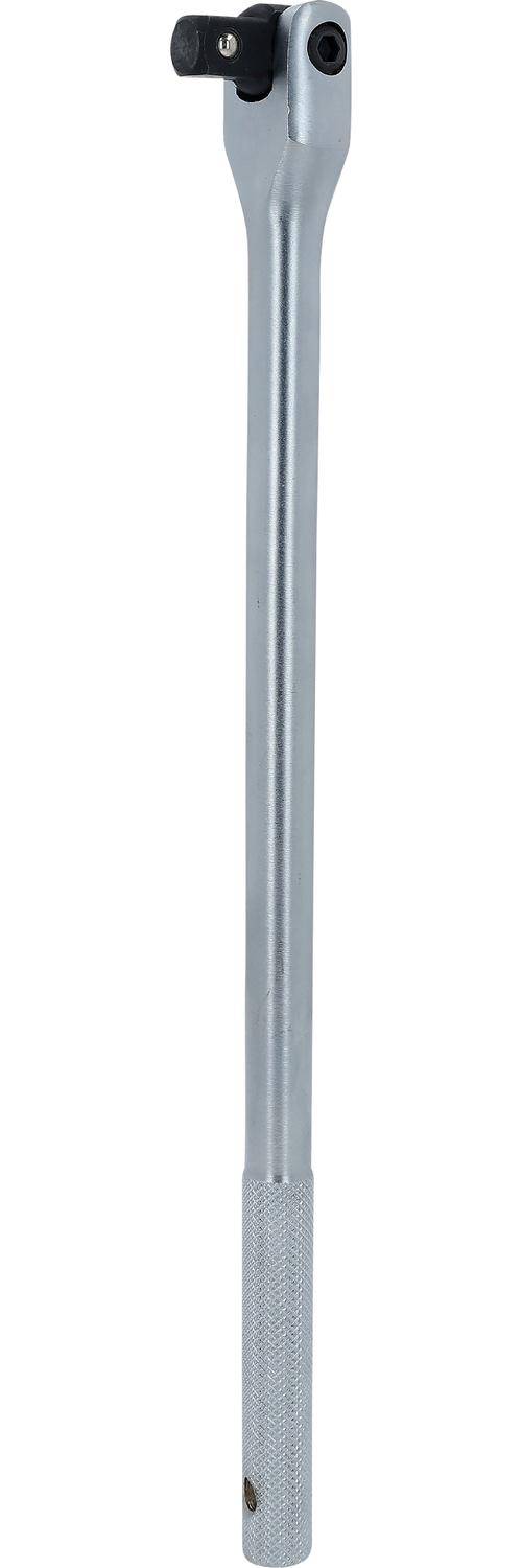 Metallbesen-Griff mit silberner Beschichtung.