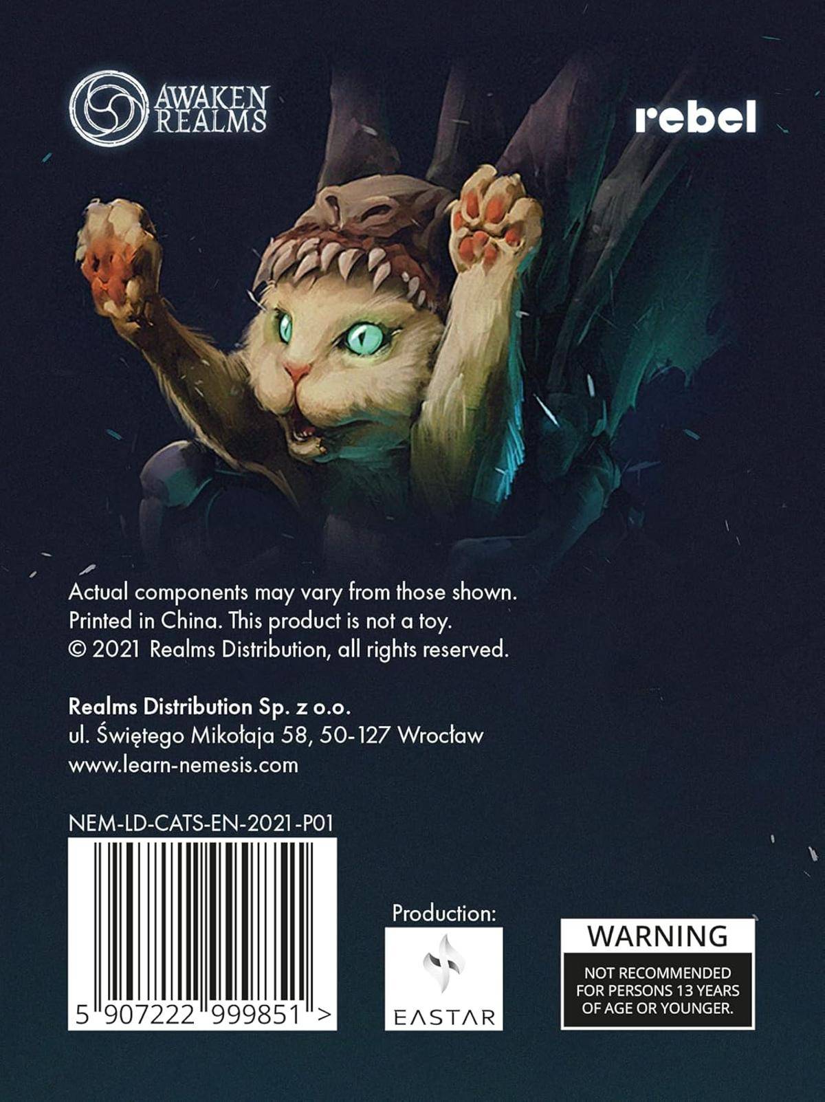 Spielzeugverpackungskunstwerk, das eine fantastische katzenartige Kreatur mit leuchtenden Augen und erhobenen Pfoten zeigt, mit der Marke „Awaken Realms