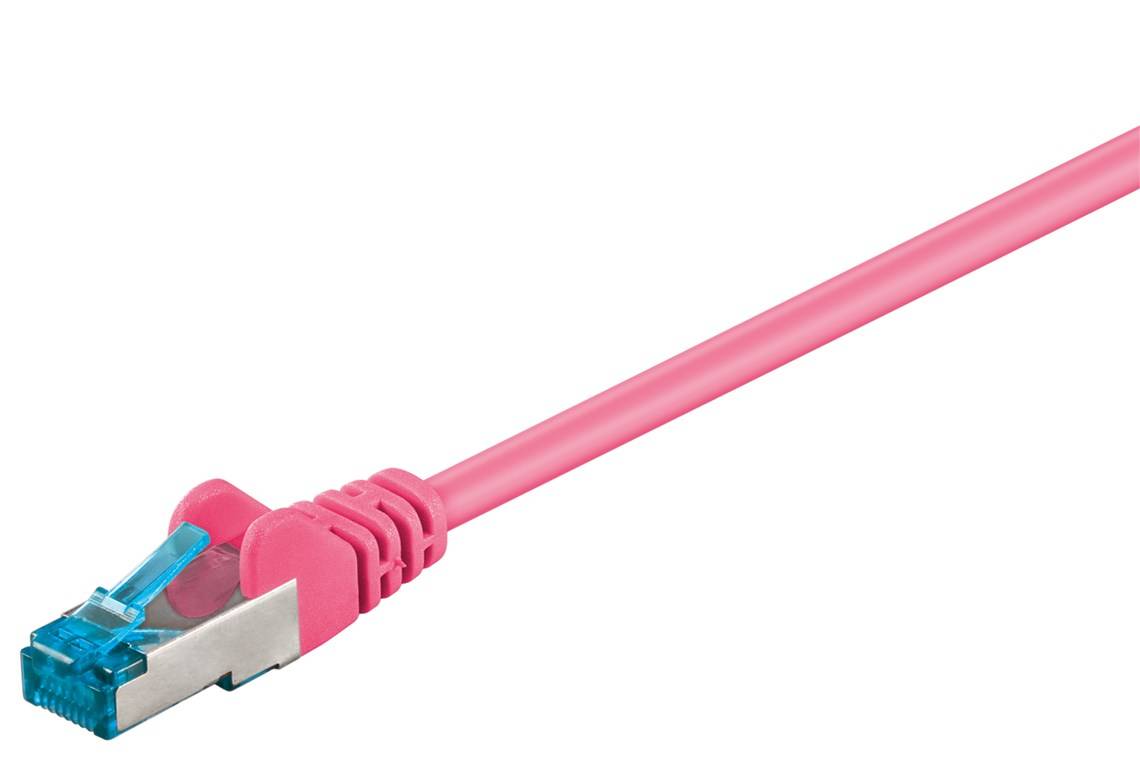 Rosa Ethernet-Kabel mit einem RJ45-Stecker auf weißem Hintergrund.
