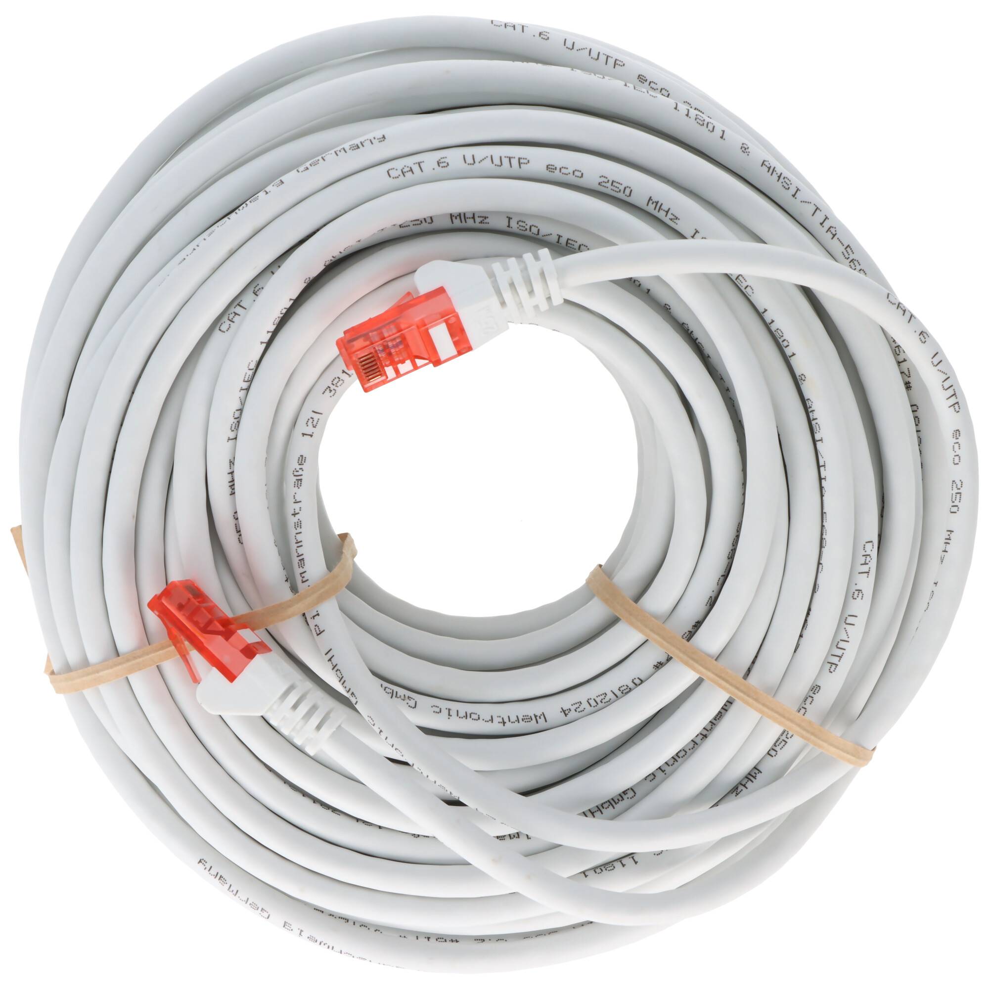 Aufgerolltes weißes Ethernet-Kabel mit beigen Kabelbindern und roten Steckverbinderklemmen, von oben auf weißem Hintergrund fotografiert.