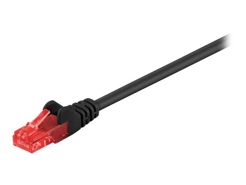 Rotes Ethernet-Kabel mit durchsichtigem rotem RJ45-Stecker auf einem schwarzen Kabel, gezeigt auf weißem Hintergrund.