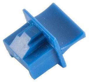 Ein blauer Kunststoffkomponente mit Keilform und flacher Oberseite, möglicherweise als Clip oder Befestigung in mechanischen oder elektrischen Baugruppen verwendet.