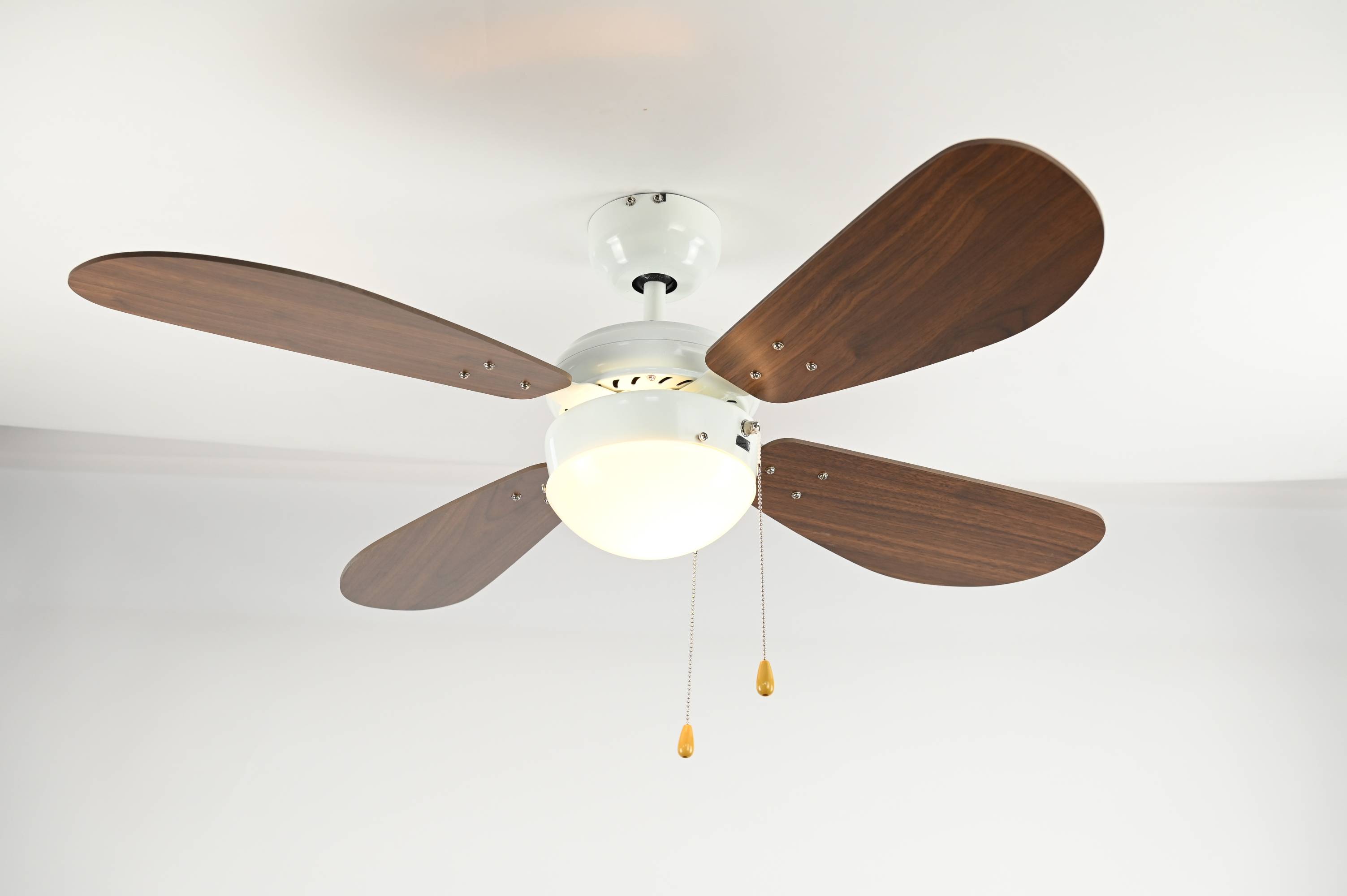 Deckenventilator Classic 105 cm Weiß / Nussbaum
