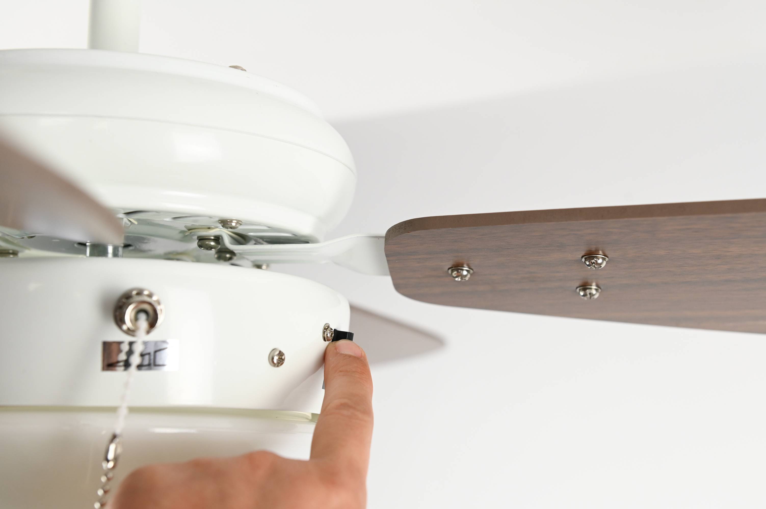 Deckenventilator Classic 105 cm Weiß / Nussbaum