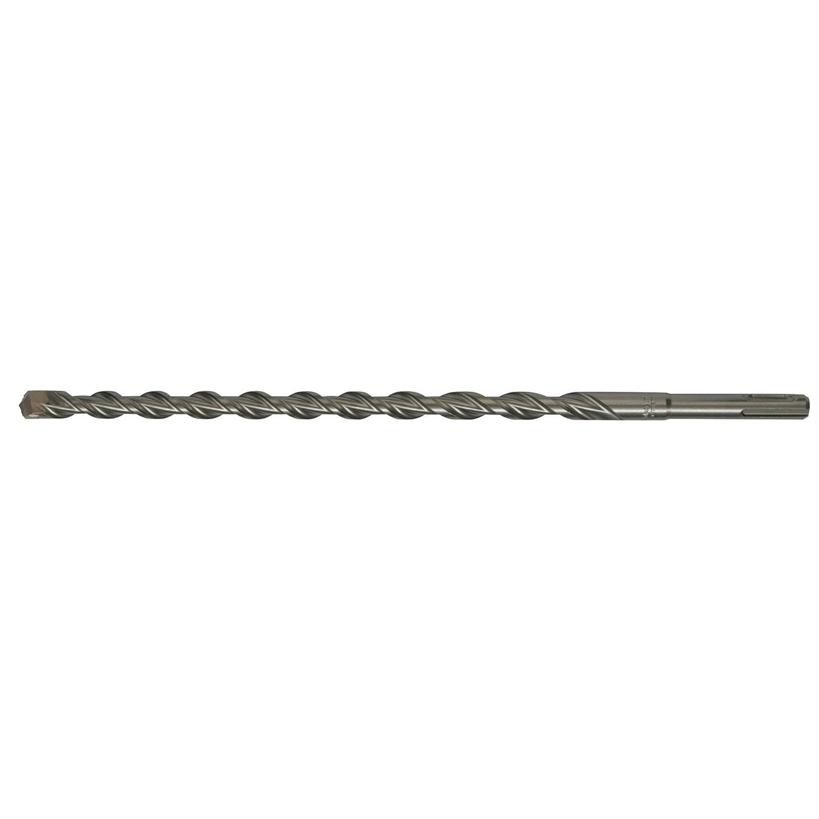 Ein langer, metallischer Bohrer mit einer Spiralform, der zum Bohren in harte Materialien verwendet wird.