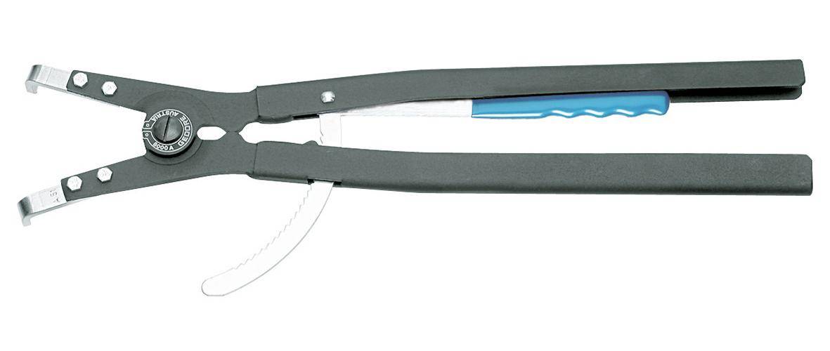 Ein Nahaufnahme eines grauen Rohrzange mit gezahntem Profil und blauem Griffpolster, horizontal positioniert, die seinen Greifmechanismus hervorhebt.