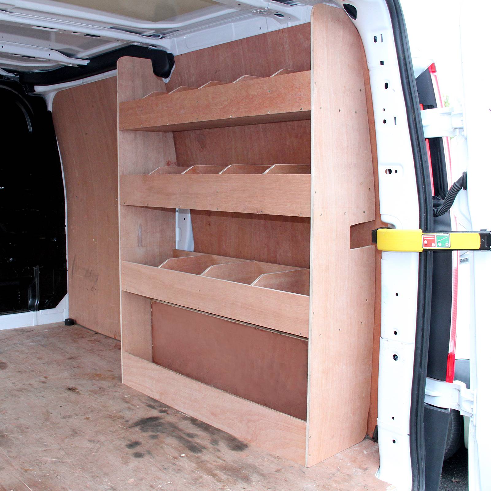 Monster Racking Ford Transit Fahrzeugeinrichtung