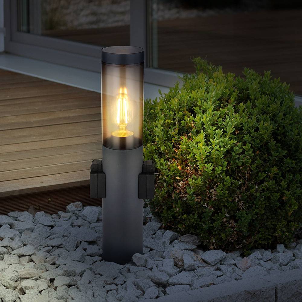 Gartenleuchte mit Steckdose anthrazit Aussenleuchte mit Steckdosenanschluss Garten Steckdosensäule mit Licht, Edelstahl Kunststoff rauch, 1x E27