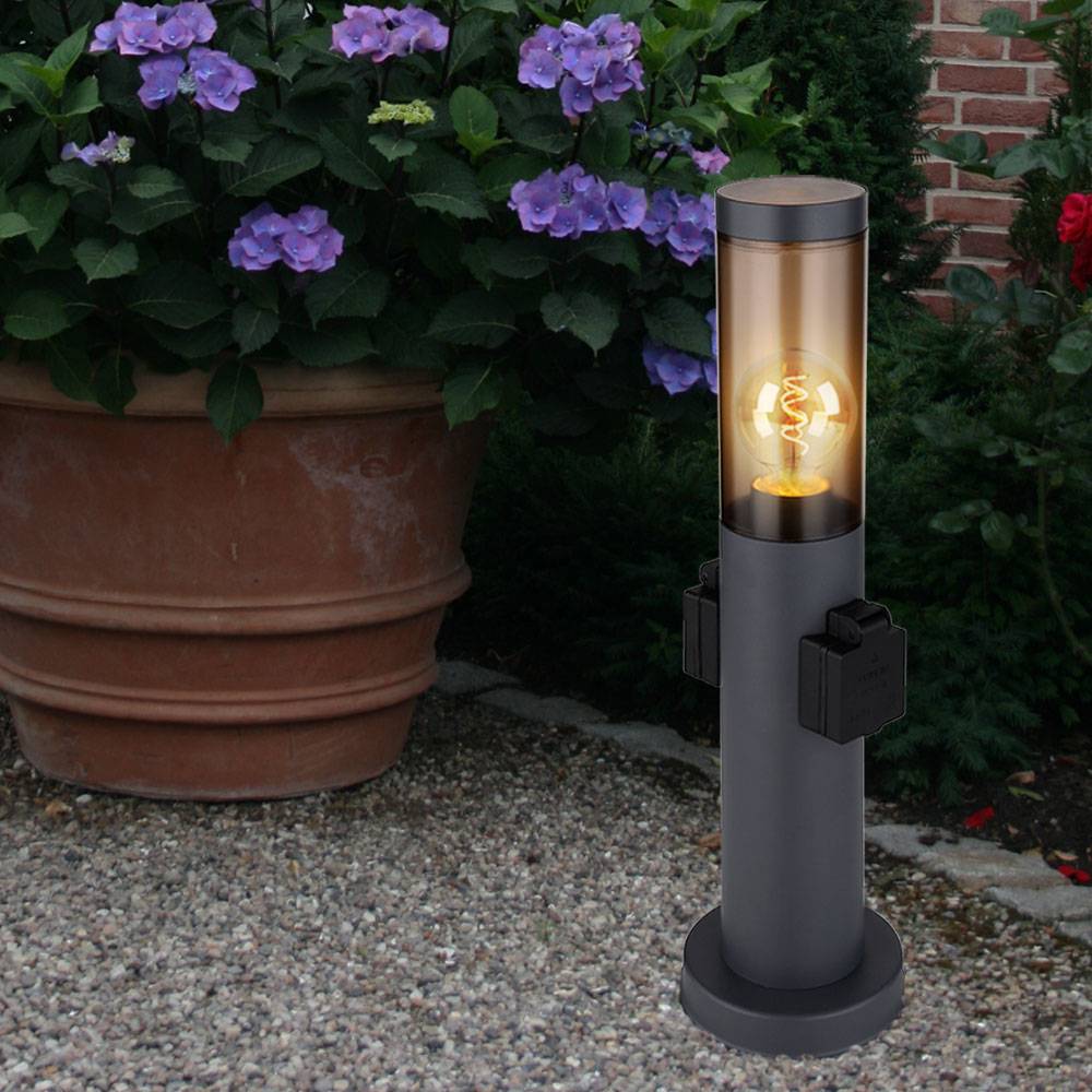 Gartenleuchte mit Steckdose anthrazit Aussenleuchte mit Steckdosenanschluss Garten Steckdosensäule mit Licht, Edelstahl Kunststoff rauch, 1x E27