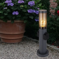 Gartenleuchte mit Steckdose anthrazit Aussenleuchte mit Steckdosenanschluss Garten Steckdosensäule mit Licht, Edelstahl Kunststoff rauch, 1x E27 Gartenleuchte mit Steckdose anthrazit Aussenleuchte mit Steckdosenanschluss Garten Steckdosensäule mit Licht, Edelstahl Kunststoff rauch, 1x E27