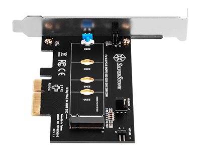 PCIe-Erweiterungskarte mit Metallhalterung, zeigt drei M.2-Steckplätze für SSDs auf einer SuperStorage-Platine.