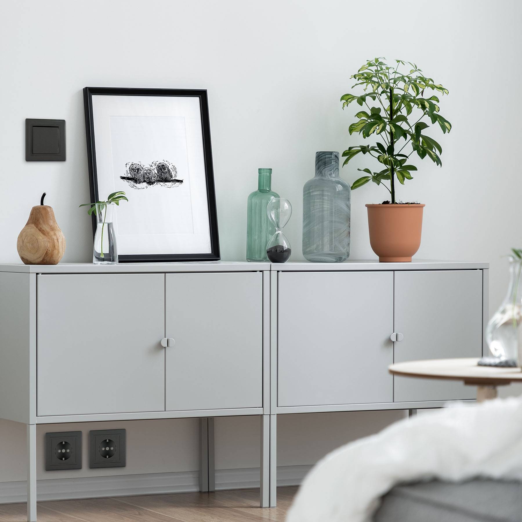 ALING-CONEL Unterputz-Ein/Aus-Schalter mit Glimmlampe 10AX/250V~ inkl.Rahmen Schwarz Soft Touch