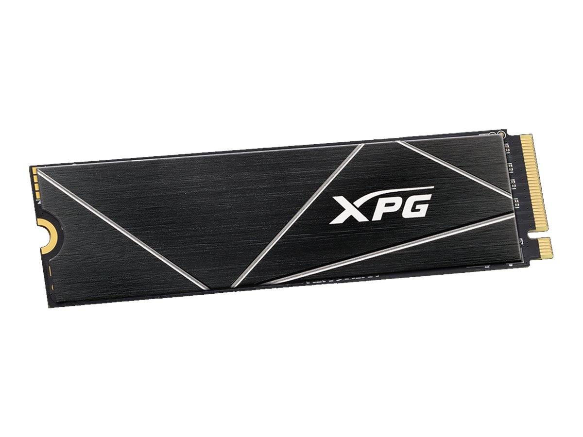 XPG M.2 NVMe-Solid-State-Drive mit schwarzem Kühlkörper-ähnlichem Gehäuse und goldenen Kontaktstiften auf der rechten Seite