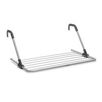 Wandmontierte Metalltrocknarke mit zwei hochklappbaren Stützarmen und mehreren horizontalen Stangen.