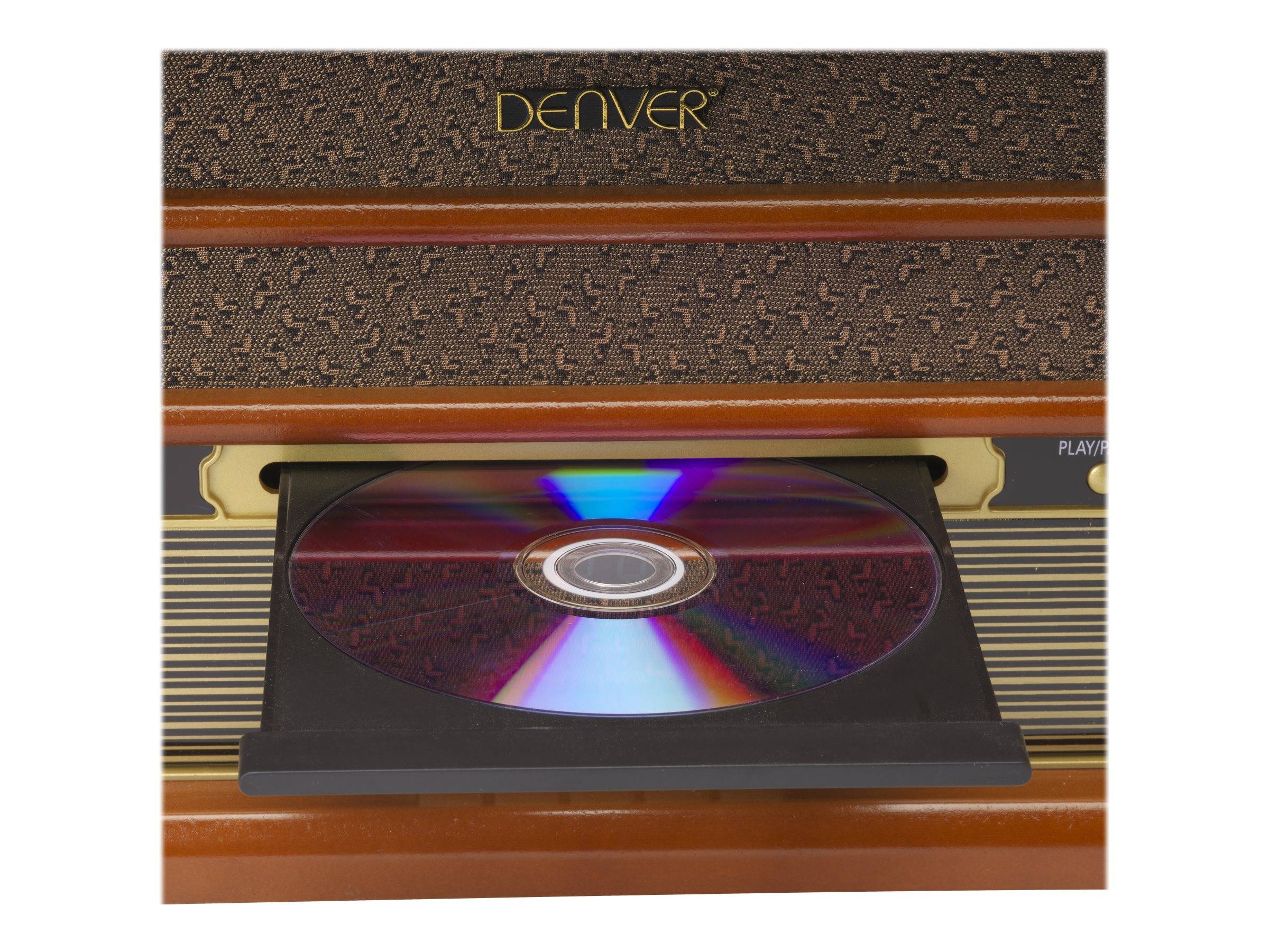 Eine Nahaufnahme einer CD, die teilweise aus einem Vintage-Stil CD-Player herausragt. Der Player hat eine braune, strukturierte Vorderseite mit der Aufschrift 'Denver' darüber.