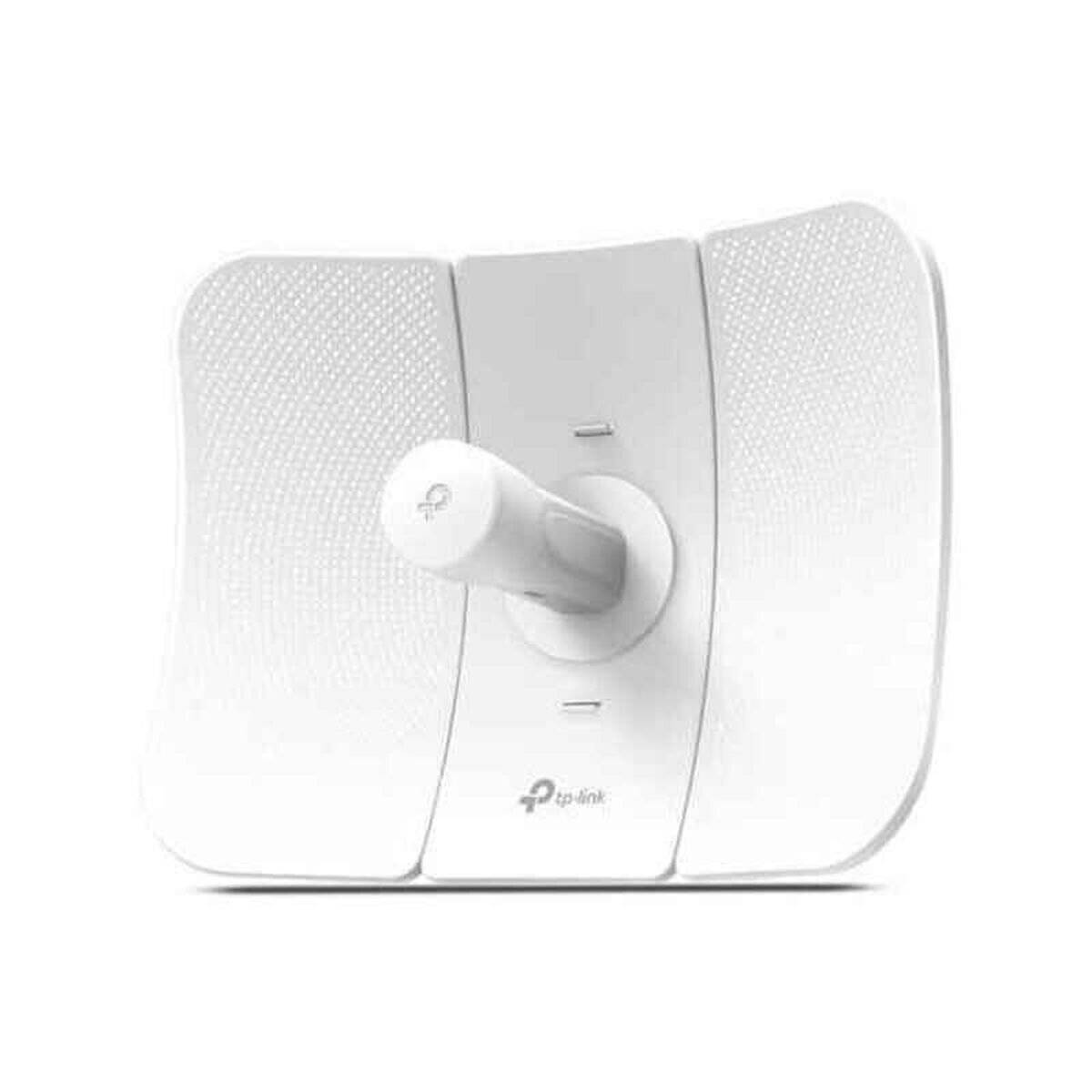 Weiß TP-Link Outdoor-Wireless-Zugangspunkt mit zentraler Antenne, frontal vor einfachem Hintergrund gezeigt.