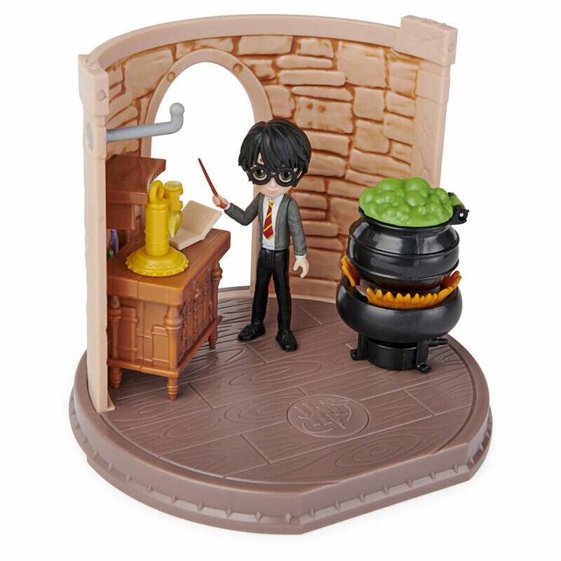 Wizarding World Harry Potter - Hogwarts Zaubertränke Klassenzimmer Spielset mit exklusiver Harry Potter Sammelfigur