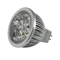 Silberne LED-Spotlightlampe mit mehreren Dioden und Kühlrippen, auf weißem Hintergrund dargestellt.