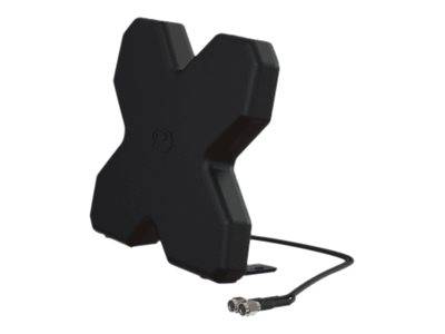 Schwarze X-förmige Antenne mit angebrachtem Koaxialkabel und Stecker auf weißem Hintergrund.