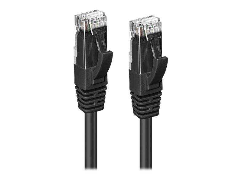 Ein schwarzes Ethernet-Kabel mit zwei RJ45-Steckern an beiden Enden, verwendet für Netzwerkverbindungen.