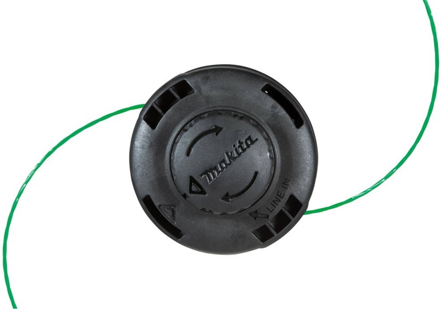 Ein Spulengehäuse für einen Rasentrimmer mit 'Makita'-Markenlogo, bei dem grüne Trimmerschnur teilweise von beiden Enden herausragt.