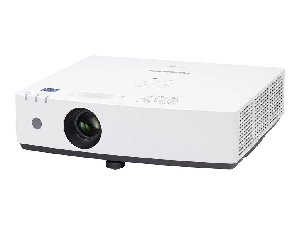 Weißer Epson-Projektor in schräger Vorderansicht mit Objektiv auf der linken Seite und Lüftungsgitter auf der rechten Seite.