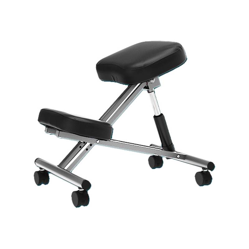 Ergonomischer Kniestuhl mit schwarzen Polstern auf einem Metallgestell und Rollen. Entwickelt, um eine gute Körperhaltung zu fördern und Rückenbeschwerden zu reduzieren.
