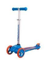 Blau-orangefarbiger dreirädriger Tretroller mit T-Lenkstange auf weißem Hintergrund.