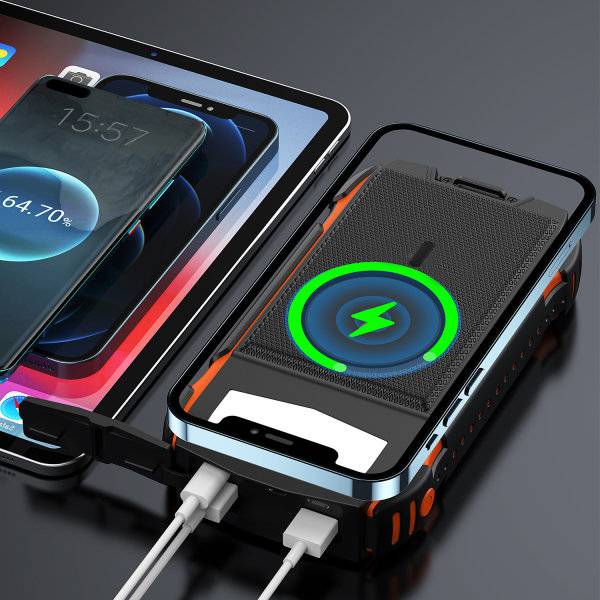 Zwei Smartphones, die über Kabel mit einer robusten Powerbank verbunden sind, wobei eines ein kabelloses Ladesymbol anzeigt und das andere einen Batteriestand von 64,70%.