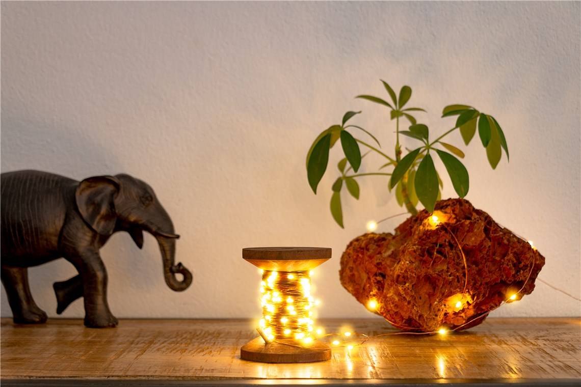 Goobay LED-Lichterkette "Garnspule", klein - mit USB-Kabel 3 m, Lichterkette 10 m mit 100 Micro-LEDs in Warmweiß (2700 K