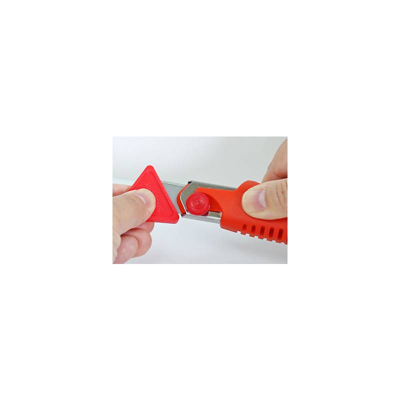 NT Cutter L-700RP, Kunststoff-Gehäuse, 18 mm Klinge, rot