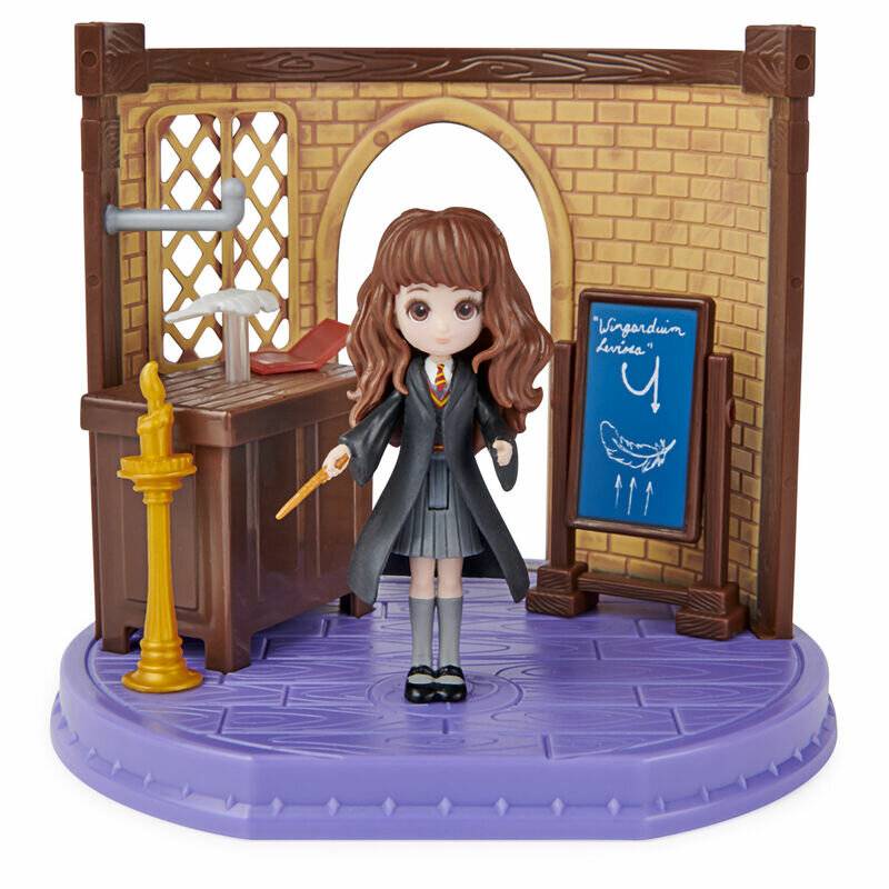 Wizarding World Harry Potter - Hogwarts Zauberkunst Klassenzimmer Spielset (mit exklusiver Hermine Granger Sammelfigur)