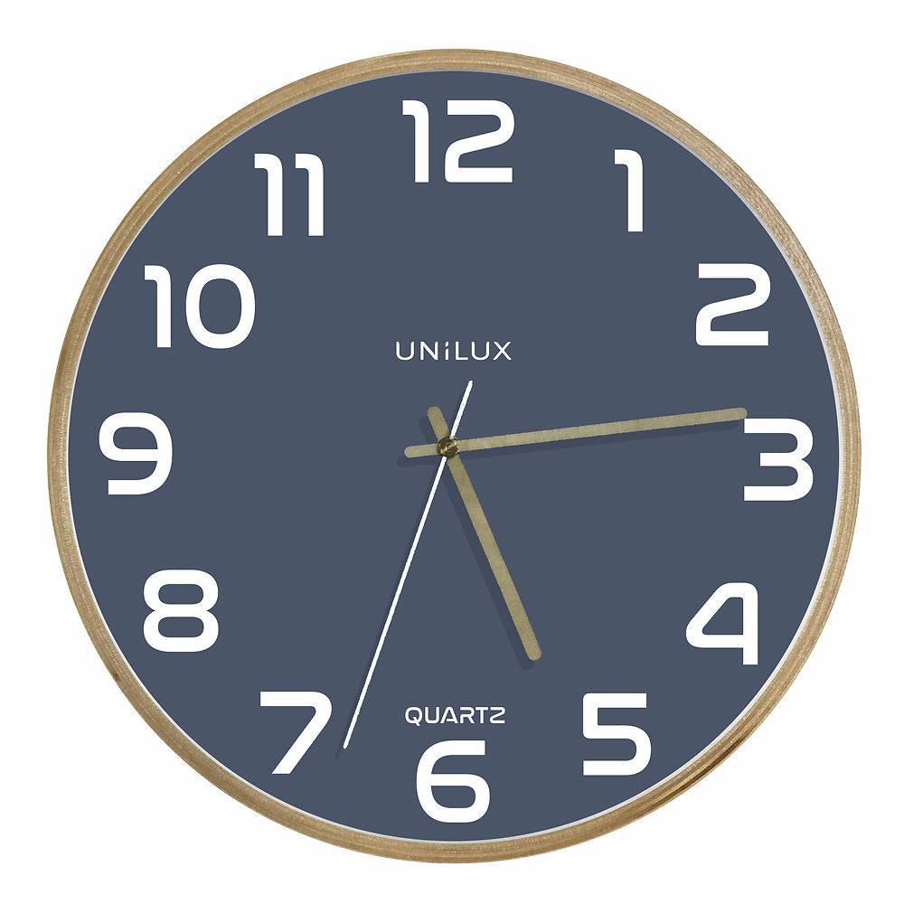 Runde Wanduhr mit dunklem Zifferblatt, weißen Ziffern und den Aufschriften „UNILUX