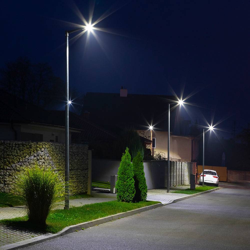 Straßenlaterne Straßenlampe LED Straßenbeleuchtung, IP65 Tageslichtlampe, grau, LED 50W 6850Lm 6500K, HxLxB 43,4x6,3x16,9cm