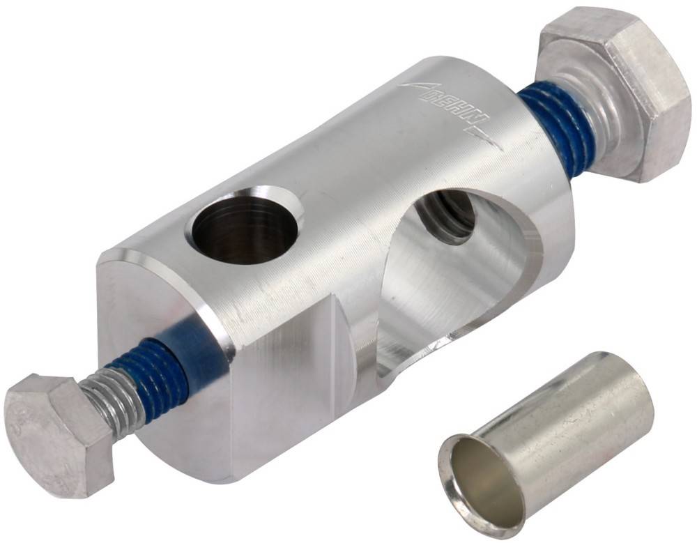 Metallische hydraulische Schlauchverbindung mit Gewindeschrauben und separater Muffe, auf weißem Hintergrund dargestellt.