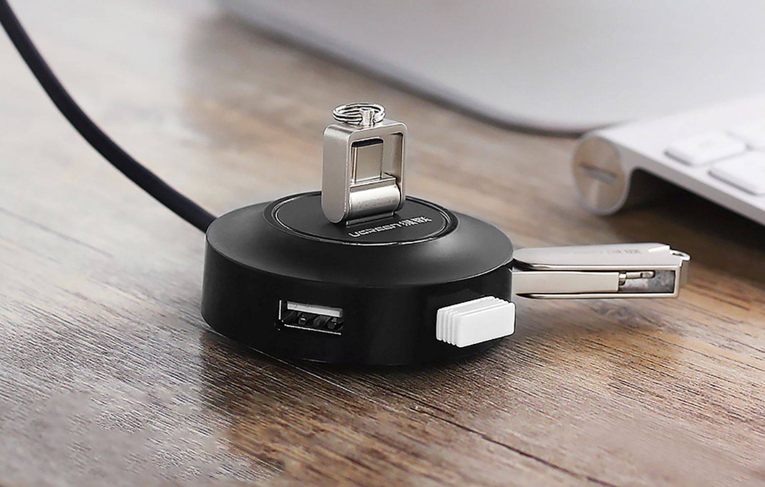 UGREEN CR106 Hub Adapter 4in1, 4x Hochgeschwindigkeits-Mini-USB 2.0, 1m Schwarz