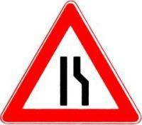 VKZ.121-10 Dreieck 900mm RAL2 verengte Fahrbahn re