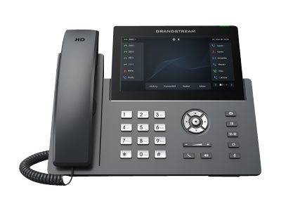 Ein schwarzes Grandstream-Tischtelefon mit Hörer, farbigem Touchscreen, Nummerntastatur, Navigationstaste und Anrufffunktionstasten.