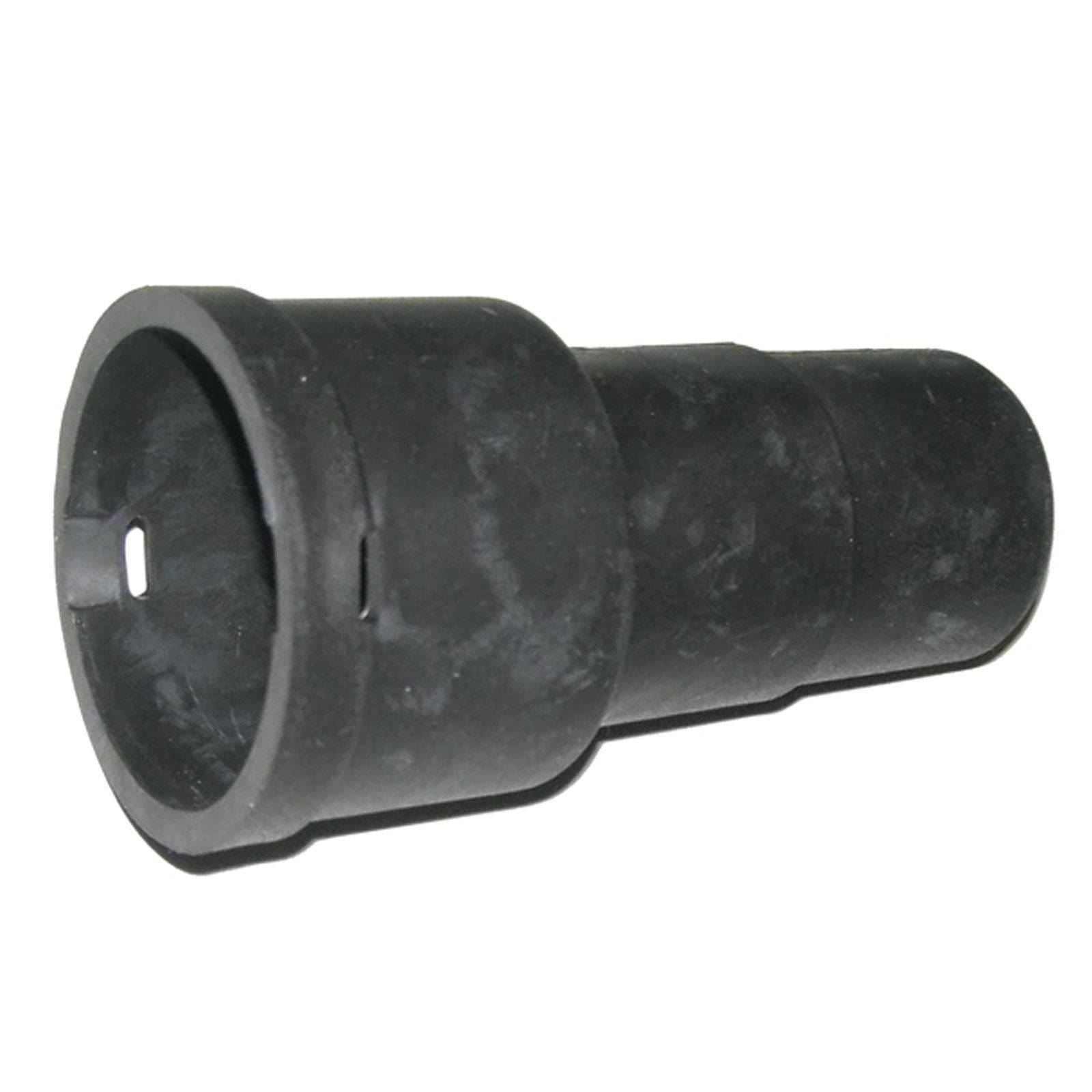 Ein schwarzer Gummidüsenadapter, der zum sicheren Anbringen an Schläuche oder Rohre konzipiert ist, vor einem einfarbigen weißen Hintergrund abgebildet.