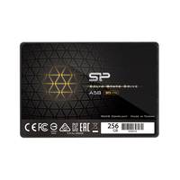 Schwarzes Silicon Power A58 SSD mit geometrischem Dreiecksmuster und 256-GB-Beschriftung auf der Vorderseite.
