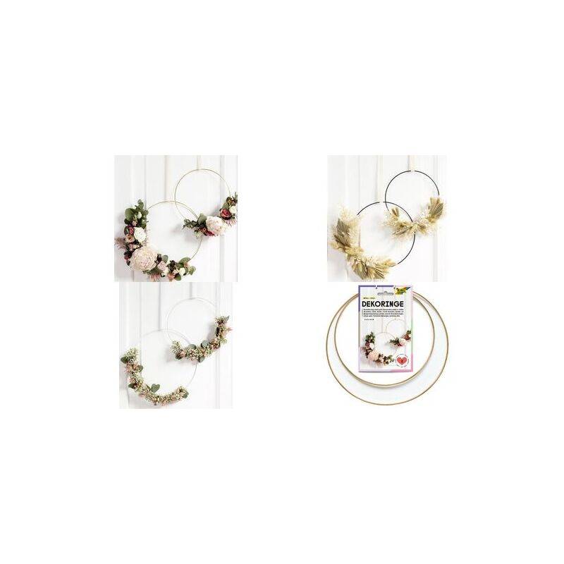 Drei dekorative Kränze auf weißem Hintergrund: oben links mit rosa Blumen; oben rechts mit beigen Federn; unten links mit gemischtem Grün.